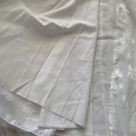 Simplee Floral Jacquard Mesh Overlay Split Thigh Belted Dress size M NWT white - Picture 13 of 16